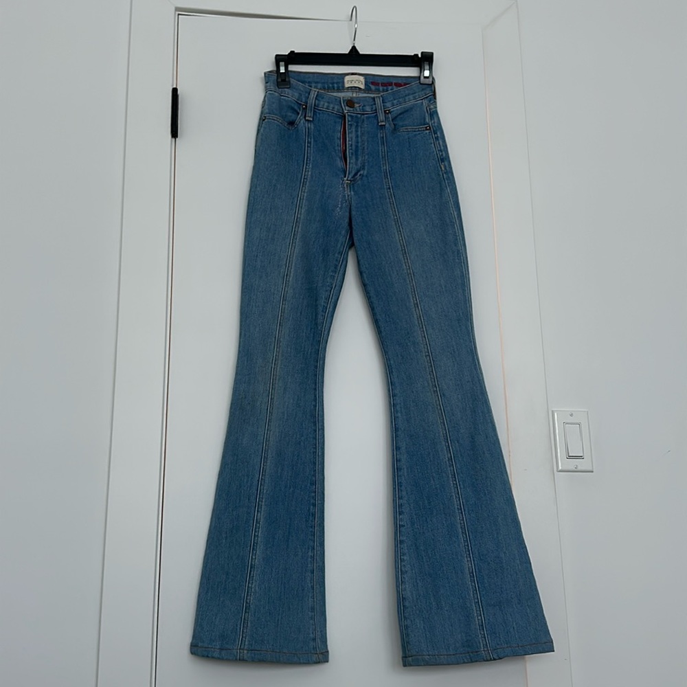 Alice + Olivia flared Jean sz24
